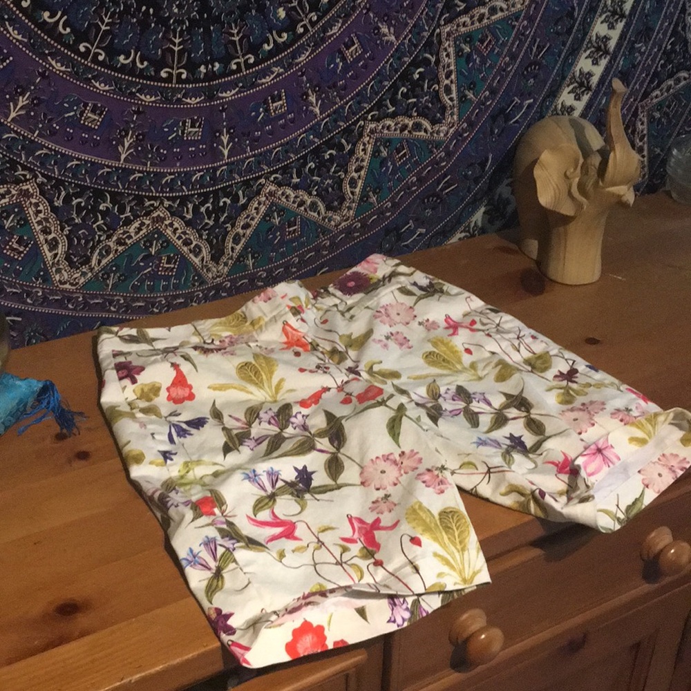 NWOT Lands end floral shorts.